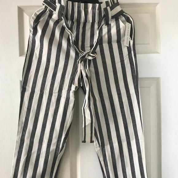 Extended Vacay Striped Cotton Pocketed Tie Pants - Picture 2 of 2